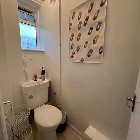 Room in a Shared Flat, Templar House, NW2 - Photo 4