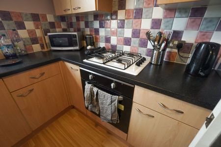 3 Bedroom Flat To Rent in Winton - £1,590 pcm Tenancy Info - Photo 4