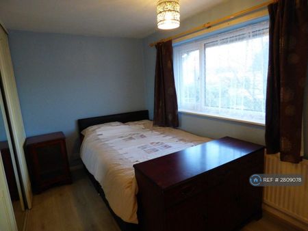 3 bedroom terraced house to rent - Photo 2