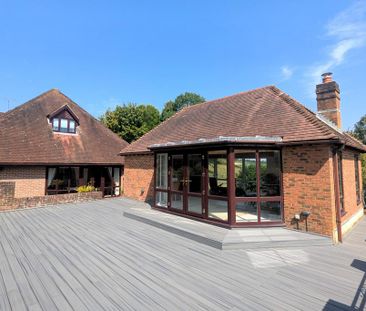 5 bedroom link detached house to rent - Photo 2