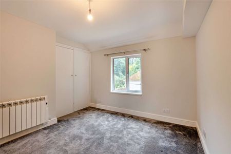 A charming country home in the grounds of a Georgian country residence. - Photo 2