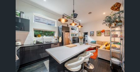 Perfect Home in the Heart of Coburg - Photo 5