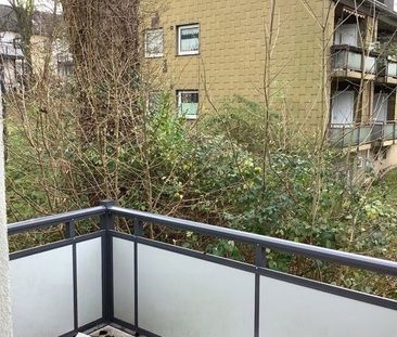 Wie schön ist das denn: 2 renovierte Zimmer mit schönem Balkon in r... - Photo 2