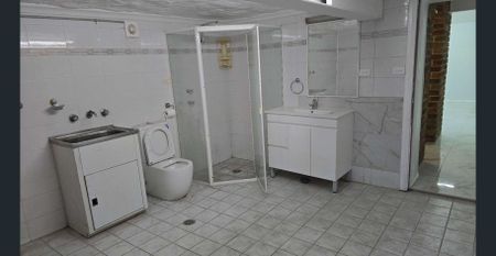 NEW RENOVATED 3-BEDROOM GROUND FLOOR HOUSE FOR LEASE!!! PERFECT FOR FAMILY OCCUPIERS!!! STUDENT ACCOMMODATION AND WORKING VISA!!! "MUST INSPECT" - Photo 2