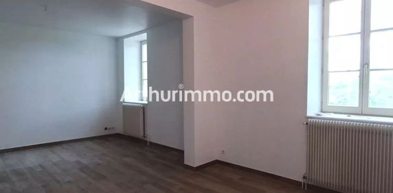 Location Appartement 4 pièces 89 m2 à Lons-le-Saunier - Photo 2