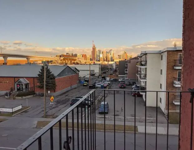 2 Bedroom Suite Minutes from Downtown | 1902 11th Ave SW, Calgary - Photo 1