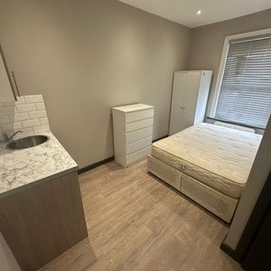 Studio Flat, Stembridge Road, SE20 - Photo 2