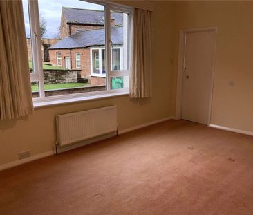 Magnificent detached 4 bedroom, 3 reception room family home offeri... - Photo 2