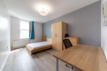 6 bed apartment to rent in Heaton Road, Heaton, NE6 - Photo 3
