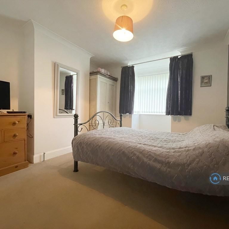 2 bedroom bungalow to rent - Photo 1