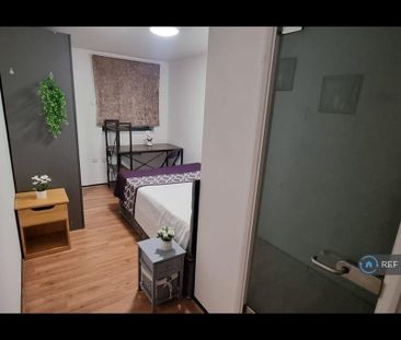 1 bedroom in a flat share to rent - Photo 6