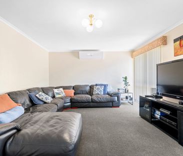 Lovely 3 bedroom home close to schools and shops - Photo 1