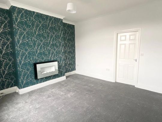2 bedroom property to rent - Photo 1