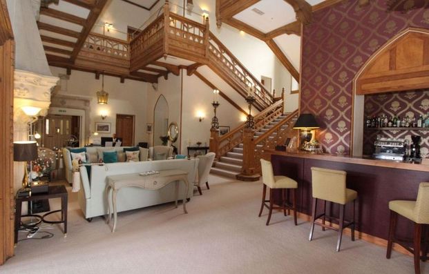 2 bedroom property to rent - Photo 1