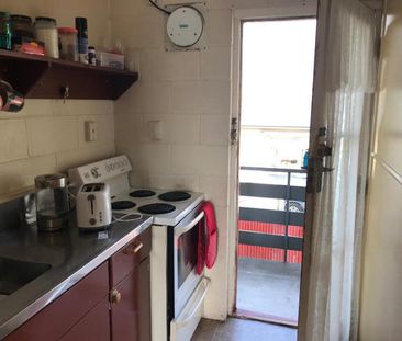 Tidy One Bedroom Unit with Central Location - Photo 6