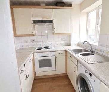 St. Leonards Close, Grays, Property for rent - Photo 2