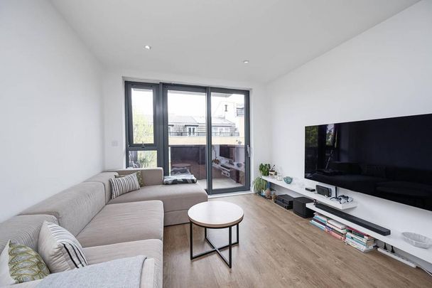 2 bedroom flat to rent - Photo 1