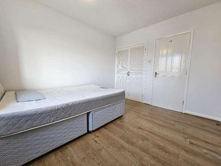 Hewison Street, Bow, London, E3 - Photo 3