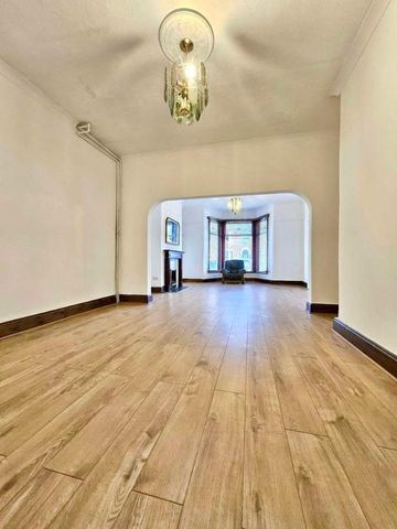 Kingswood Road, Ilford, IG3 - Photo 2