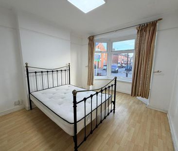 4 bedroom terraced house to rent - Photo 6