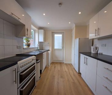 4 bedroom terraced house to rent - Photo 6