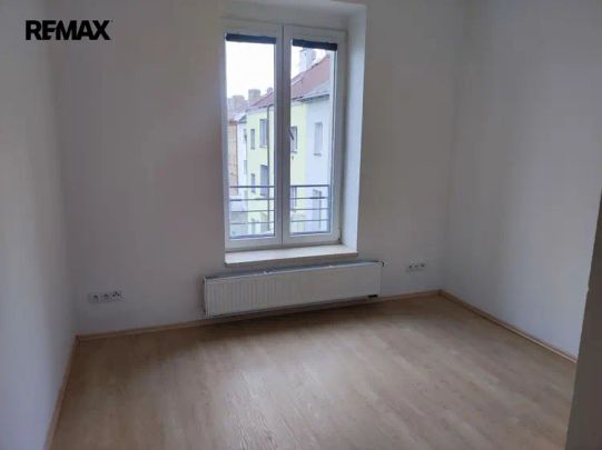 Exkluzivní pronájem pěkného cihlového bytu 2+kk -Pardubice-Jana Palacha - Fotografie 1