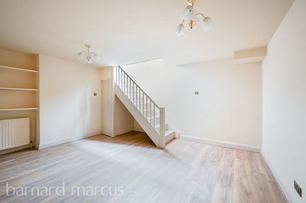 Marlborough Road, Archway - Photo 1