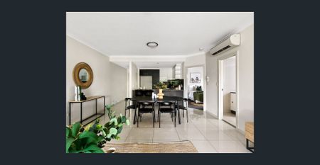 Spacious Two-Bedroom Apartment Close to Nundah Village - Photo 3