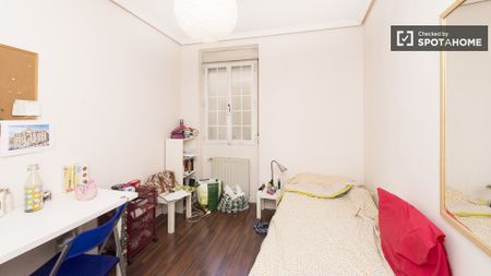 madrid, Community of Madrid 28045 - Photo 2