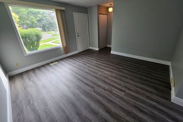 For Lease - 560A Brookhaven Crescent, Waterloo, Ontario - Photo 1