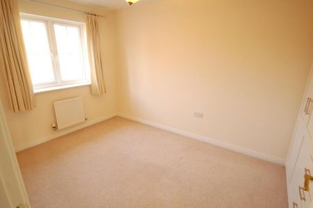 3 bedroom semi-detached house to rent - Photo 3