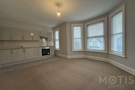 Claremont Road, Folkestone, CT20 - Photo 2