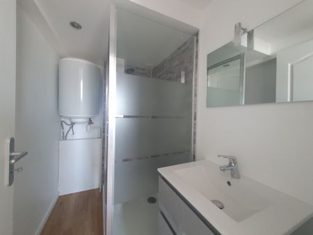 Location Appartement 2 pièces 37m² CHATELLERAULT 86100 - Photo 4