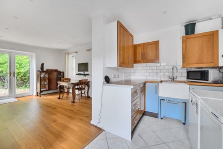 4 bedroom detached house to rent - Photo 4