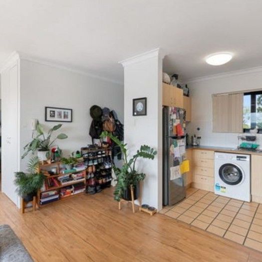 City-View Art-Deco Apartment in Brisbaneâs Most Liveable Riverside Suburb - Photo 1