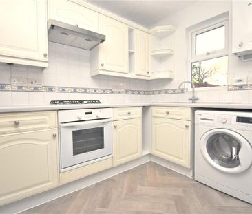 2 bedroom end of terrace house to rent - Photo 3