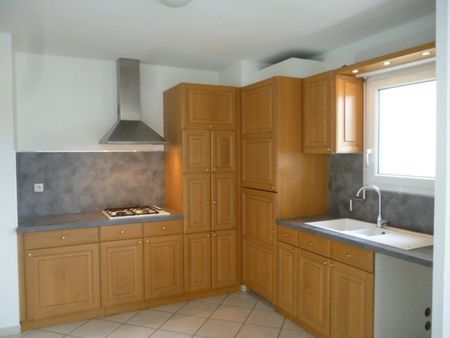 Location Appartement 3 pièces 68m² LA ROCHE SUR FORON 74800 - Photo 4