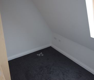 To Let 2 Bed Apartment - Photo 3