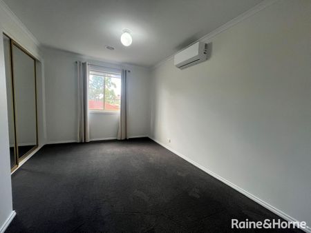 Great Central Location opposite parkland... - Photo 5