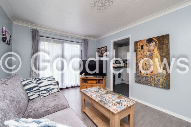 Chartwell Gardens, Cheam, SM3 - Photo 1