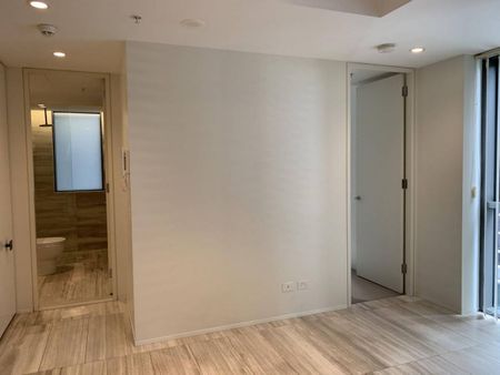 THE QUAY - 1 BEDROOM APARTMENT - Photo 4