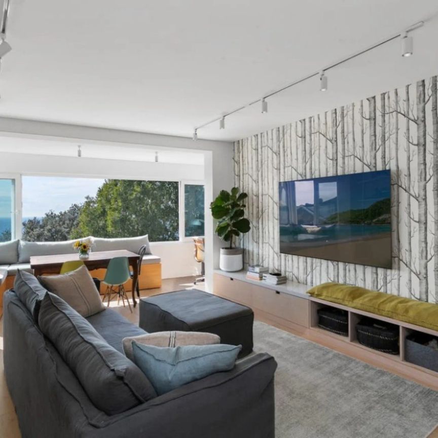 Designer Coastal Haven With Panoramic Ocean Views - Photo 1