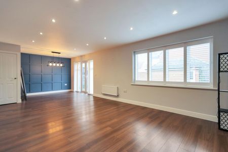 Bateson Drive, Leavesden, Watford, WD25 - Photo 2