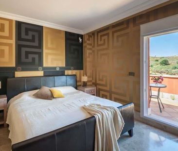 3 room luxury Detached House for rent in Marbella, Spain - Photo 4
