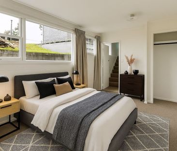 Refurnished 5 Bedroom 2 Bathroom Home - Photo 1