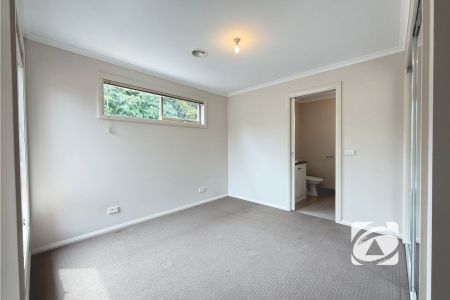 EXCELLENT TWO BEDROOM UNIT IN PRIME LOCATION - Photo 3