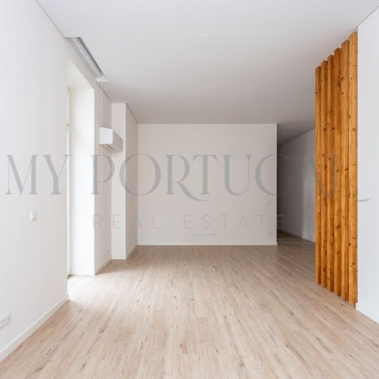 2 room luxury Apartment for rent in Arco do Carvalhao, Lisbon - Photo 1