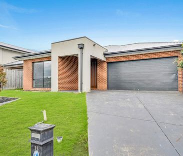 FAMILY HOME IN PRIME LOCATION! - Photo 6