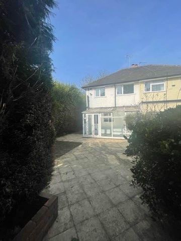 2 bedroom semi-detached house to rent - Photo 5