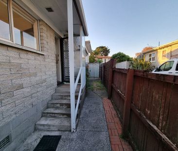 Beautiful central 2 bedroom house - Photo 3